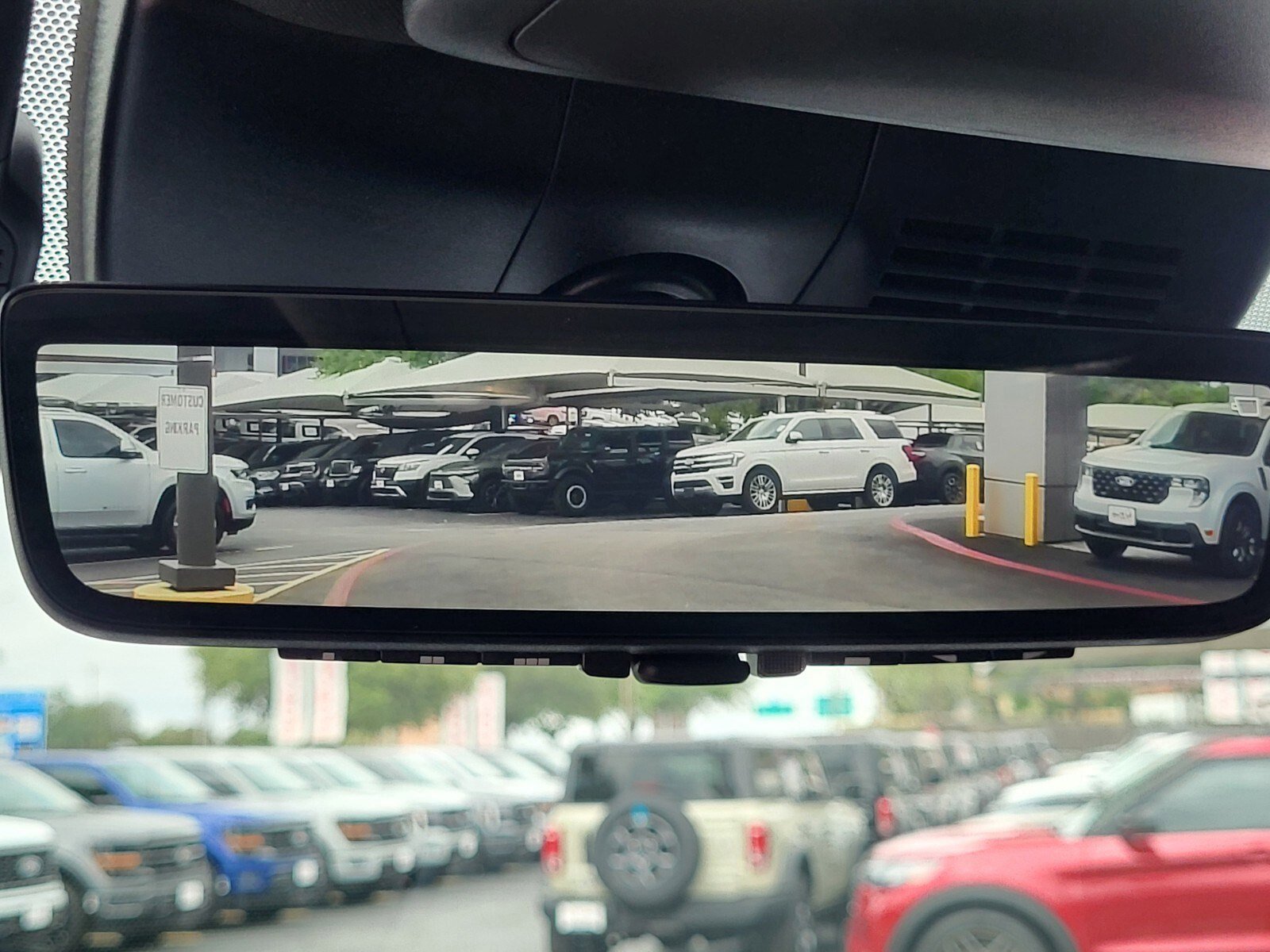 Used 2024 Toyota Tacoma Limited w/ Limited Package (LT) image 23