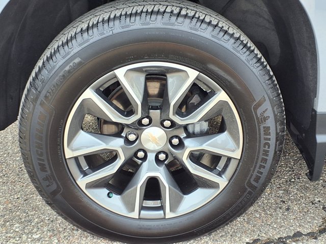 Used 2024 Chevrolet Silverado 1500 LT AWD/4WD image 27