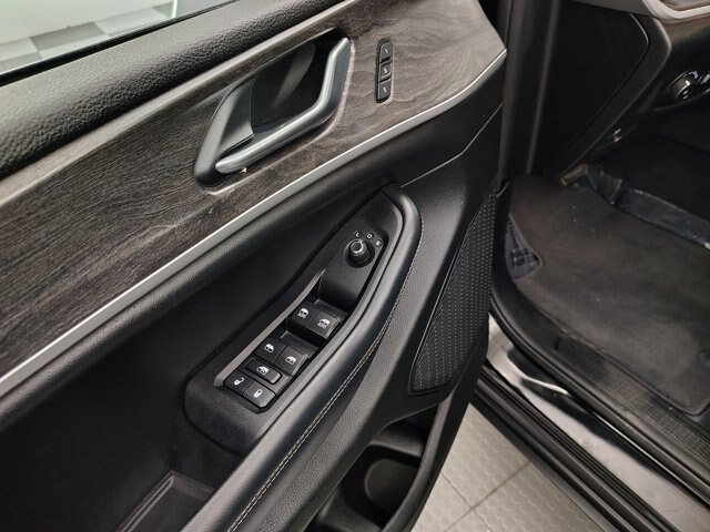 Used 2023 Jeep Grand Cherokee Limited AWD/4WD image 22