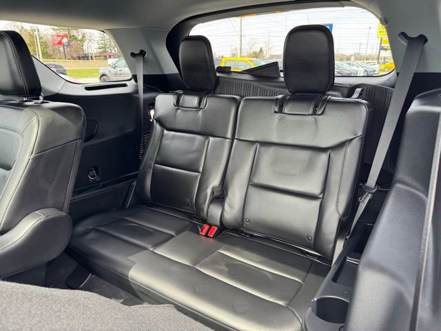 Certified 2022 Ford Explorer XLT w/ Equipment Group 202A AWD/4WD image 17