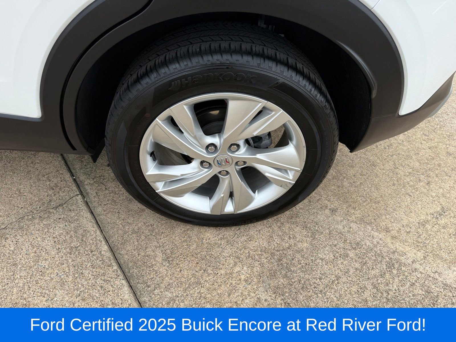 Used 2025 Buick Encore GX Preferred FWD image 9