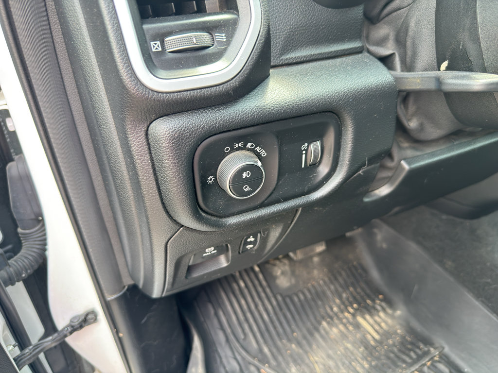 Used 2020 RAM 1500 Big Horn AWD/4WD image 11