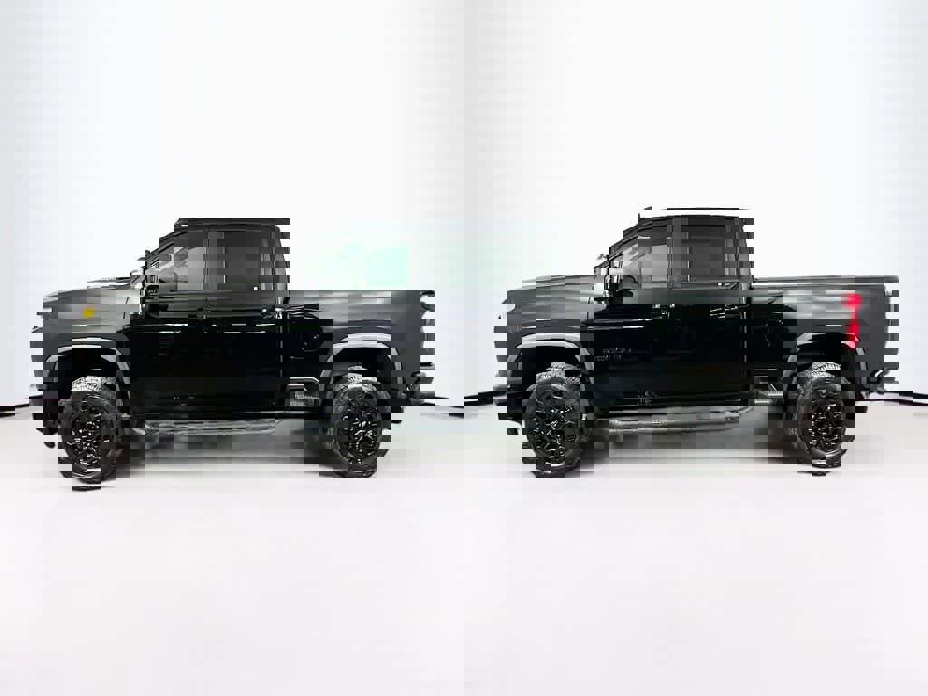 Used 2022 Chevrolet Silverado 2500 LTZ w/ LTZ Plus Package image 3