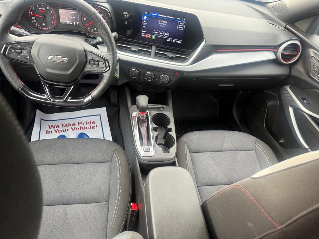 Used 2024 Chevrolet Trax RS FWD image 39