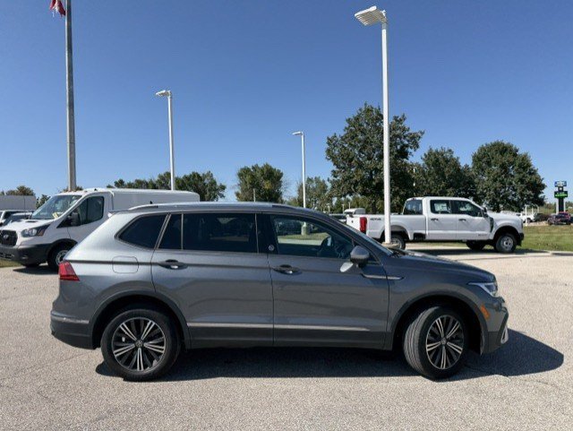 Used 2024 Volkswagen Tiguan Wolfsburg Edition AWD/4WD image 10