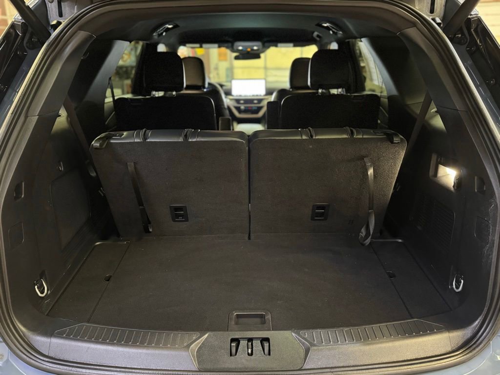 Certified 2025 Ford Explorer ST-Line image 9