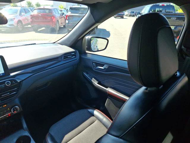Certified 2024 Ford Escape ST-Line AWD/4WD image 11