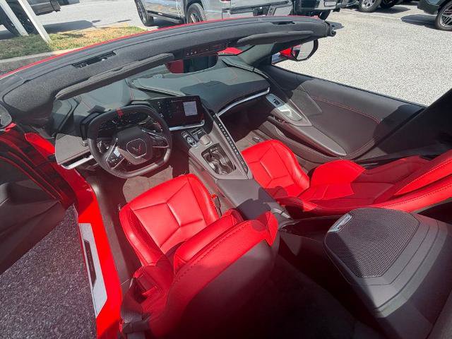 Used 2025 Chevrolet Corvette Stingray Convertible RWD image 11