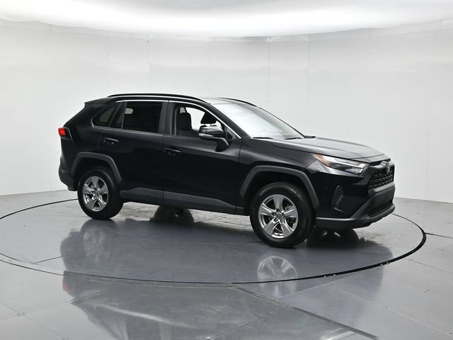 Used 2023 Toyota RAV4 XLE AWD/4WD image 3