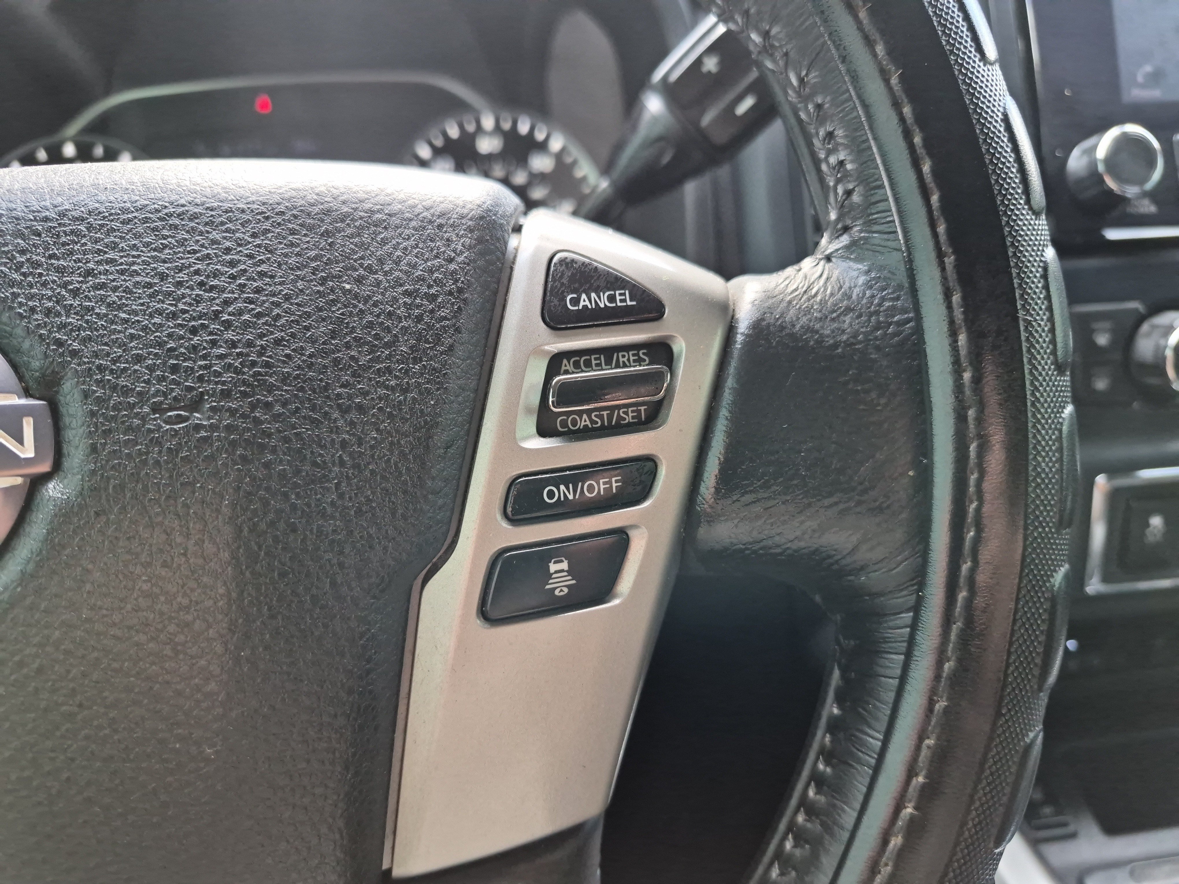 Used 2023 Nissan Titan SV w/ SV Convenience Package AWD/4WD image 28