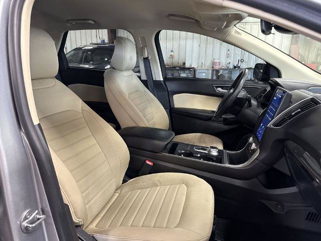Certified 2024 Ford Edge SE w/ Black Appearance Package AWD/4WD image 30
