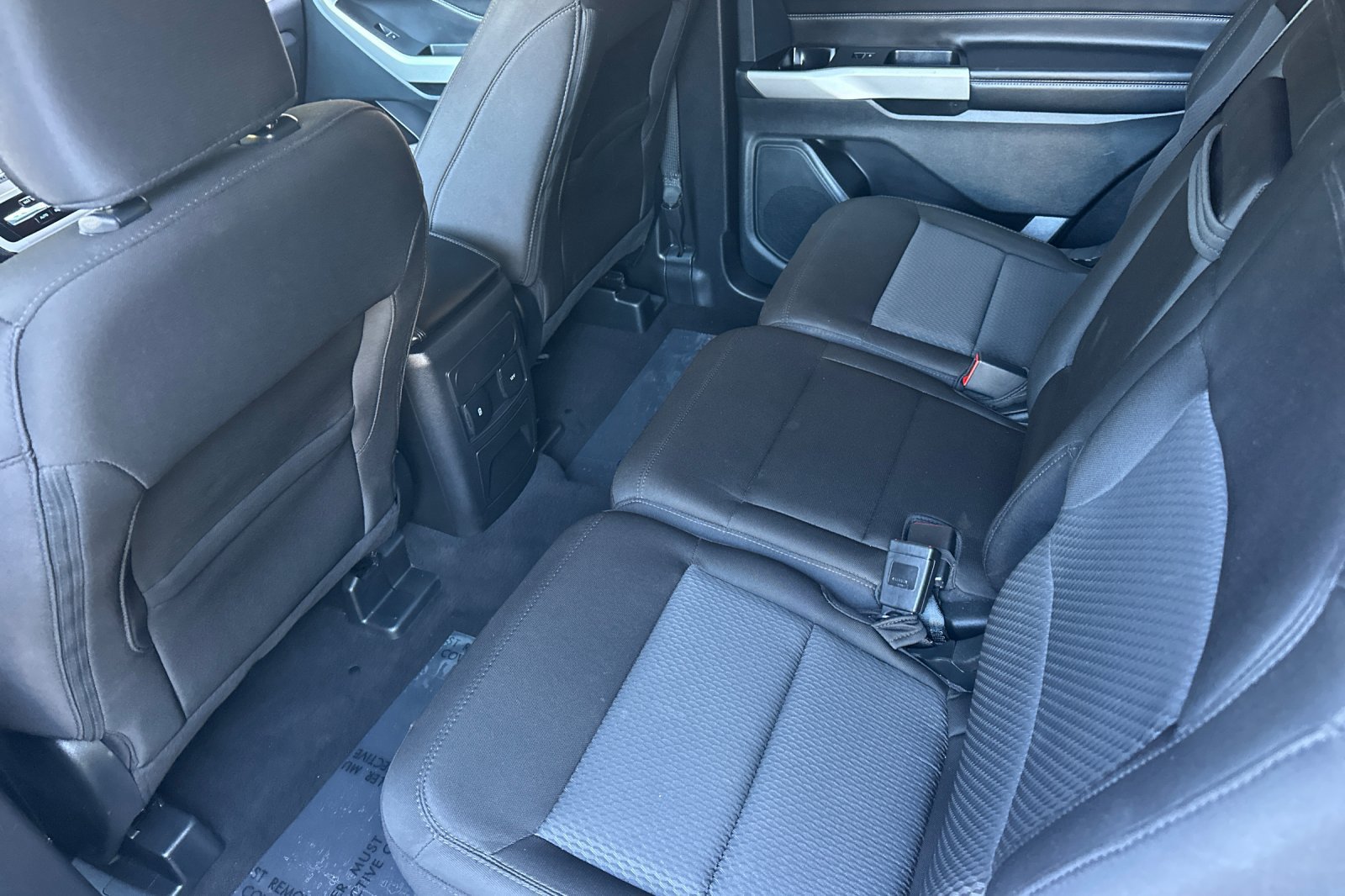 Certified 2023 Ford Explorer XLT RWD image 14