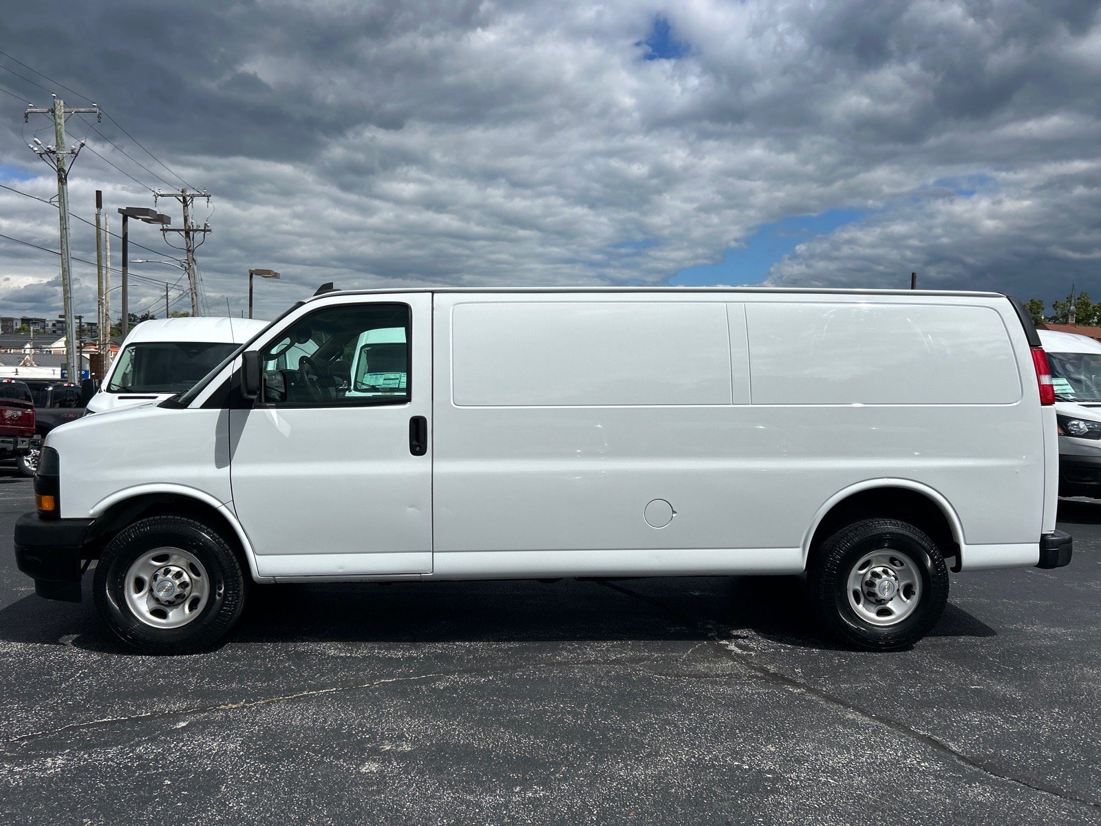 Used 2020 Chevrolet Express 3500 Extended RWD image 4