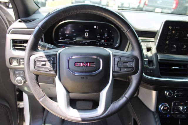 Used 2022 GMC Yukon SLT w/ SLT Premium Package AWD/4WD image 3