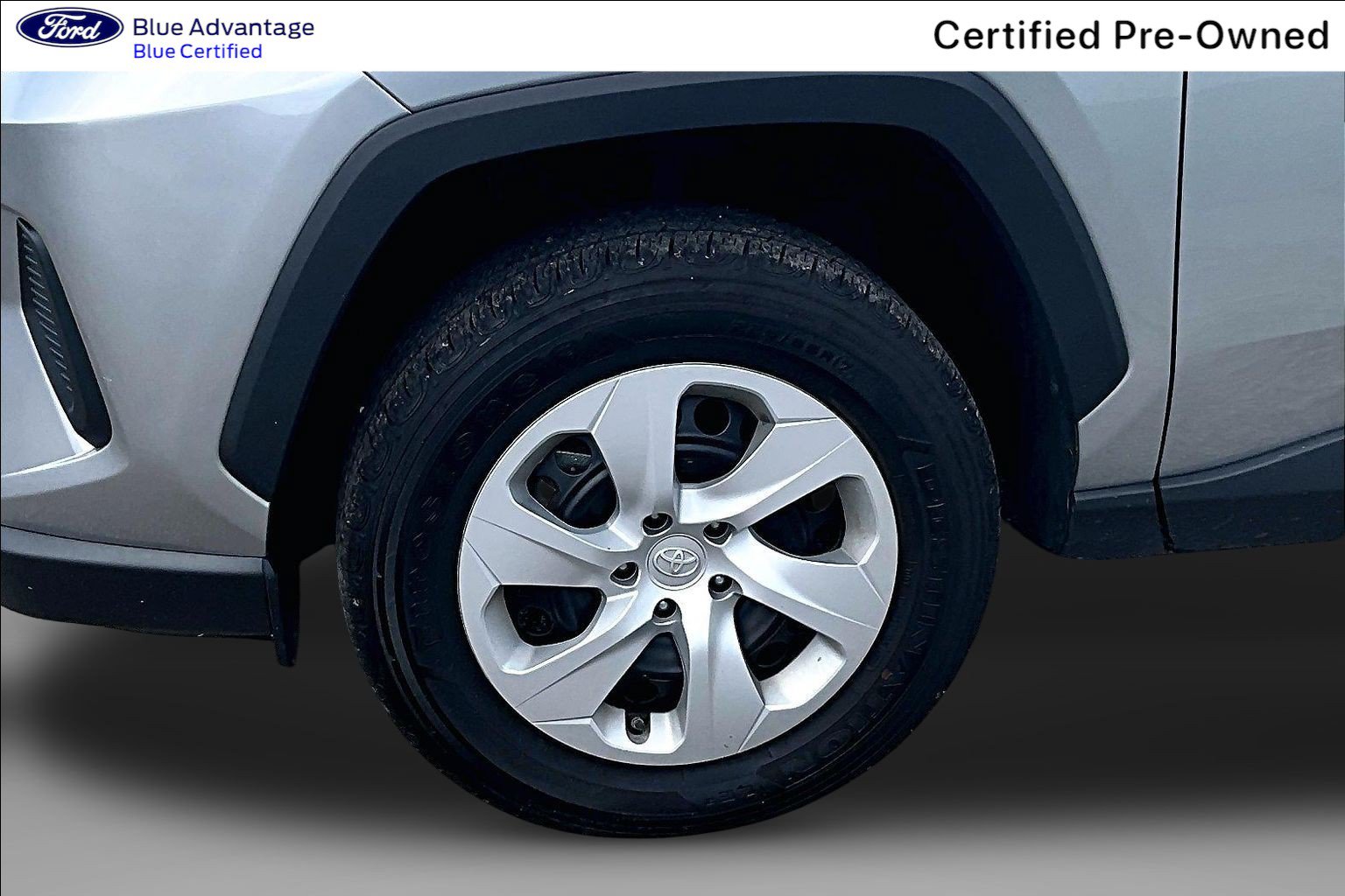Used 2025 Toyota RAV4 LE AWD/4WD image 9