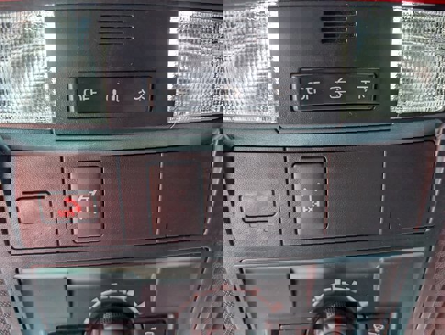 Used 2023 Toyota Tacoma TRD Off-Road w/ Technology Package AWD/4WD image 12