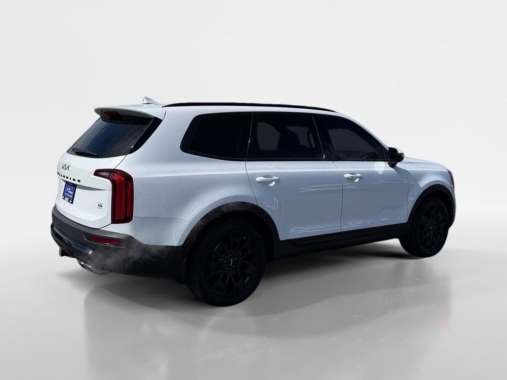 Used 2022 Kia Telluride EX w/ EX Premium Package image 4