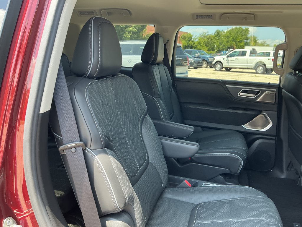 Used 2025 INFINITI QX80 Sensory AWD/4WD image 21