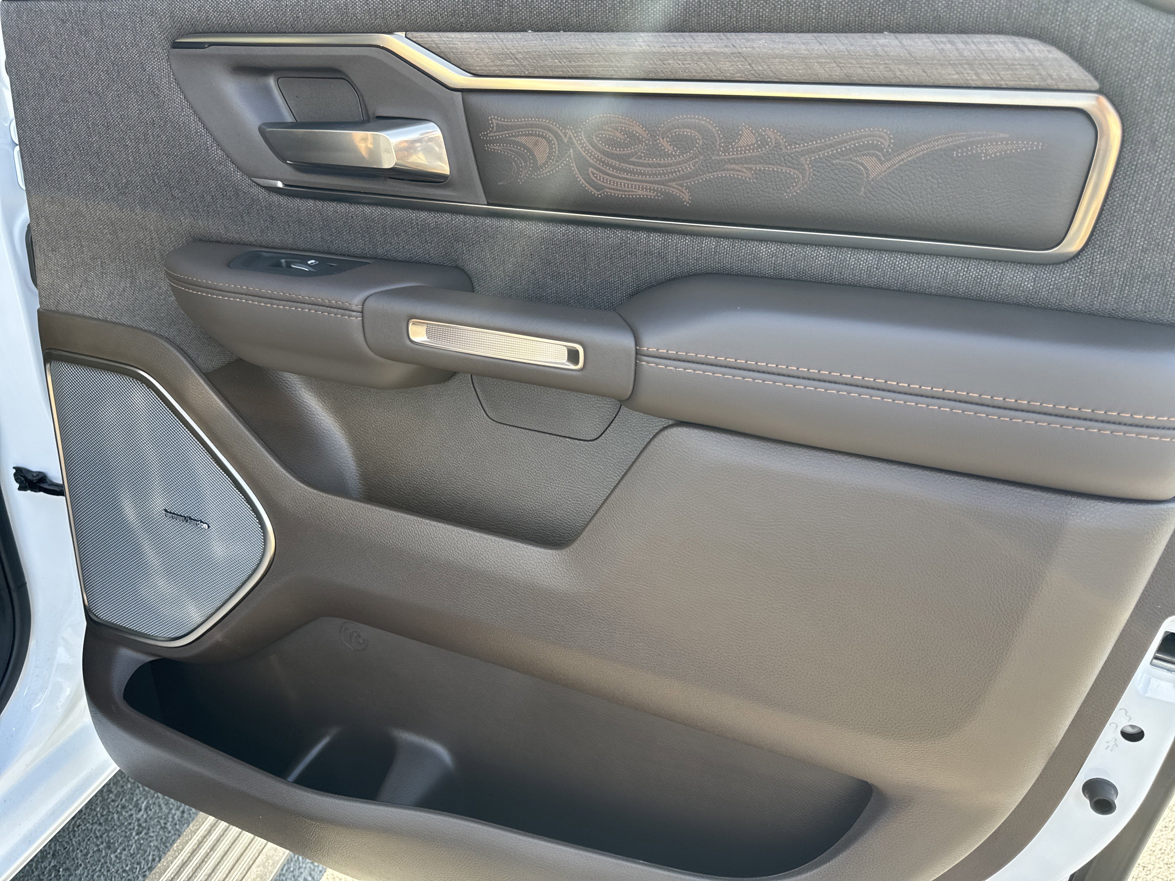 Used 2025 RAM 1500 Limited image 20