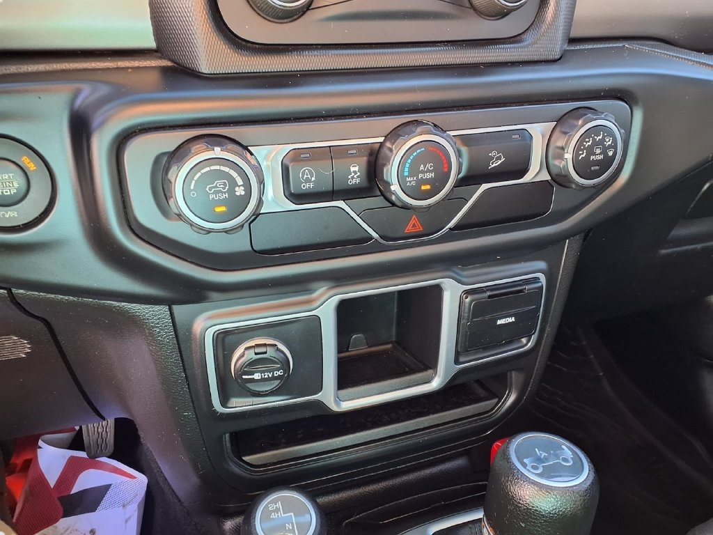 Used 2018 Jeep Wrangler Unlimited Sport AWD/4WD image 14