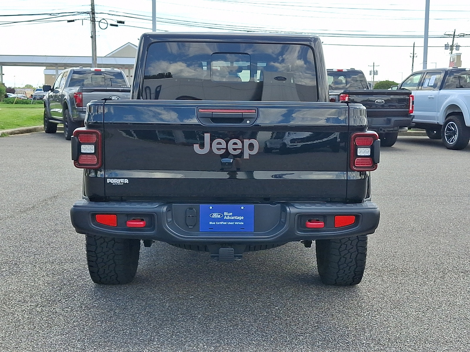 Used 2023 Jeep Gladiator Rubicon w/ LED Lighting Group AWD/4WD image 9