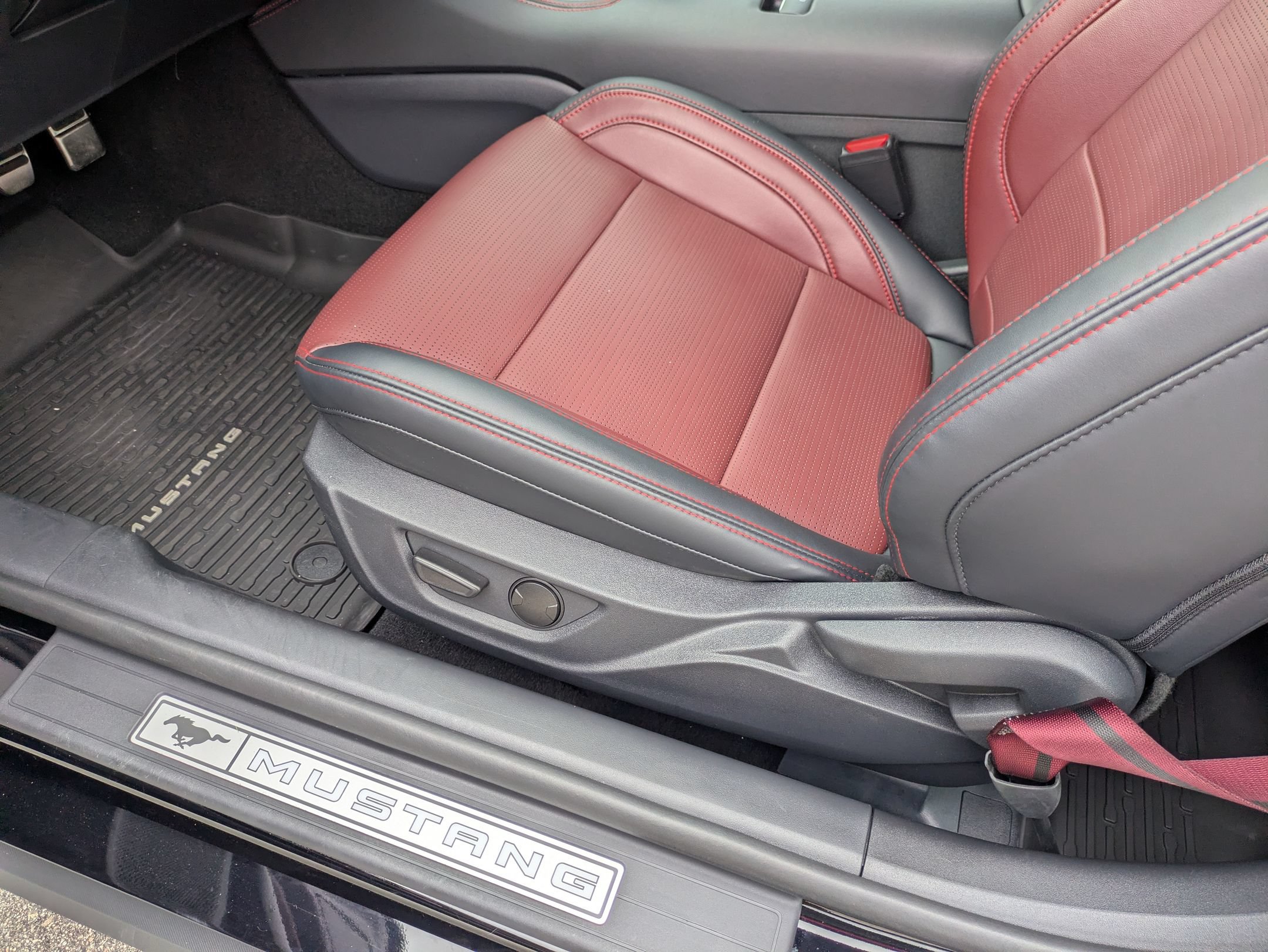 Certified 2025 Ford Mustang GT Premium RWD image 14