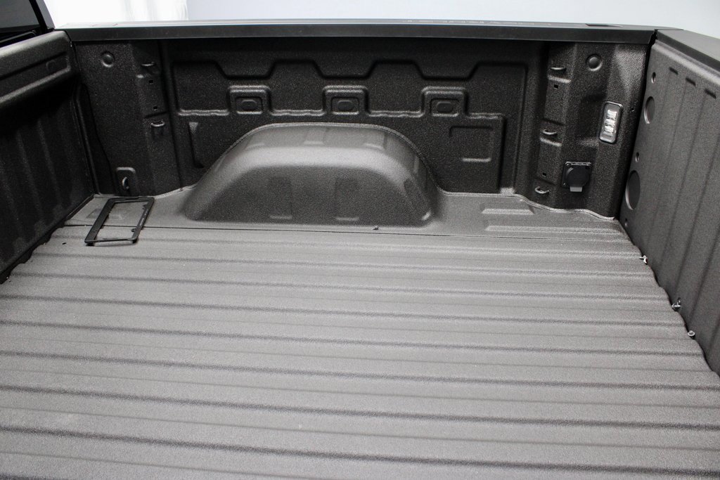 Used 2025 Chevrolet Silverado 1500 High Country w/ Technology Package image 14