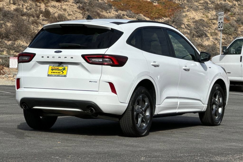 Certified 2023 Ford Escape ST-Line AWD/4WD image 3
