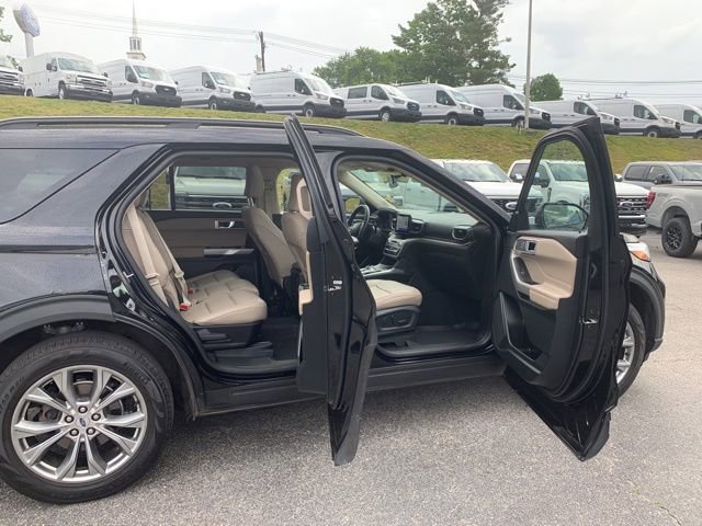 Certified 2023 Ford Explorer XLT w/ Equipment Group 202A AWD/4WD image 11