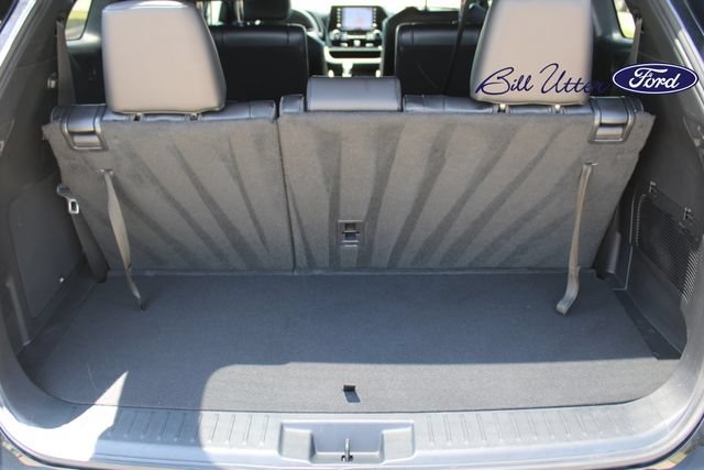 Used 2022 Toyota Highlander XSE FWD image 10