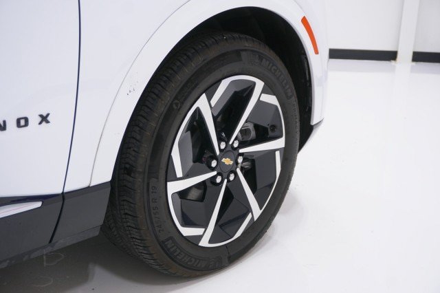 Used 2025 Chevrolet Equinox EV LT w/ Convenience Package FWD image 5