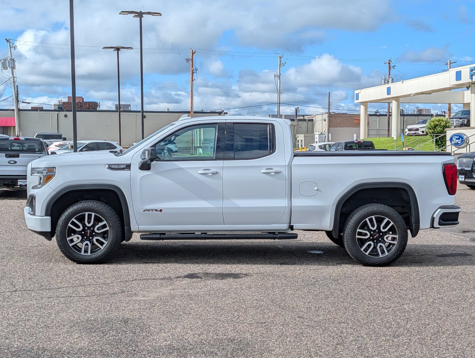Used 2019 GMC Sierra 1500 AT4 w/ AT4 Premium Package AWD/4WD image 2