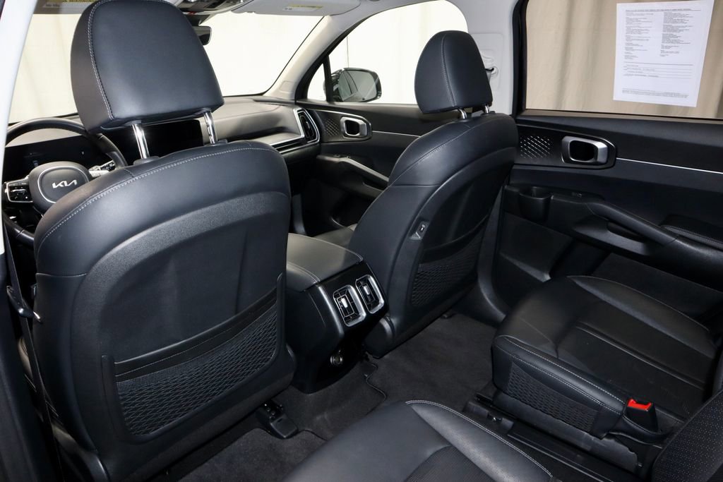 Used 2025 Kia Sorento EX w/ EX Panoramic Sunroof Package AWD/4WD image 22