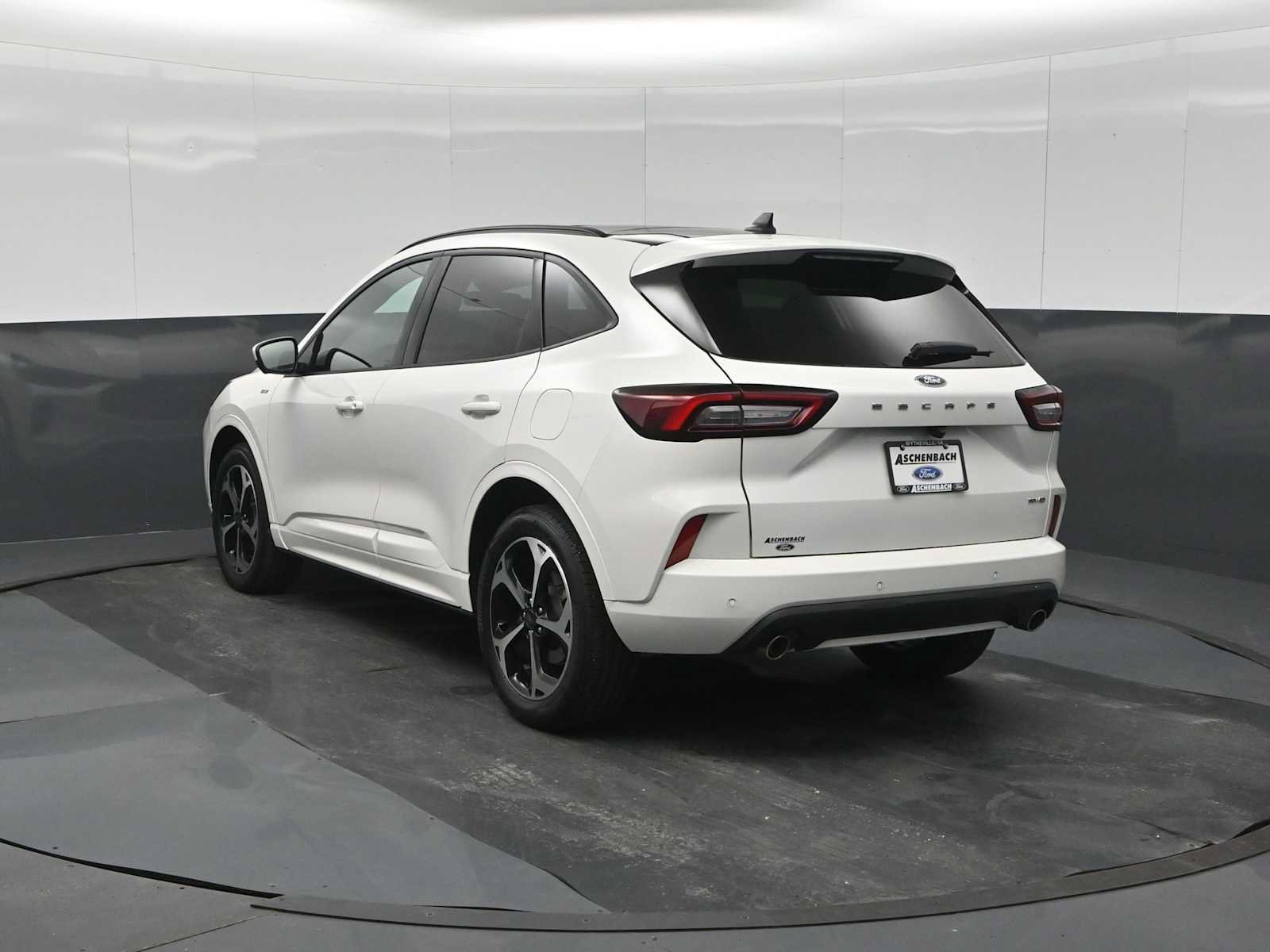 Certified 2025 Ford Escape ST-Line Elite w/ Premium Technology Package AWD/4WD image 6
