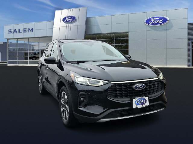 Certified 2025 Ford Escape Platinum AWD/4WD image 1