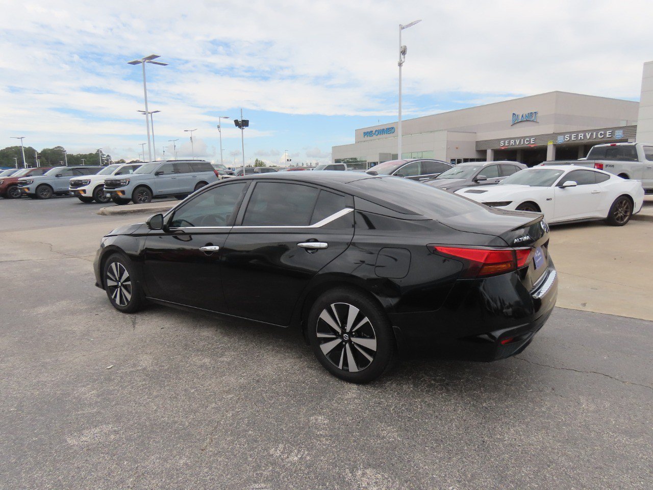 Used 2022 Nissan Altima 2.5 SV w/ SV Premium Package FWD image 14