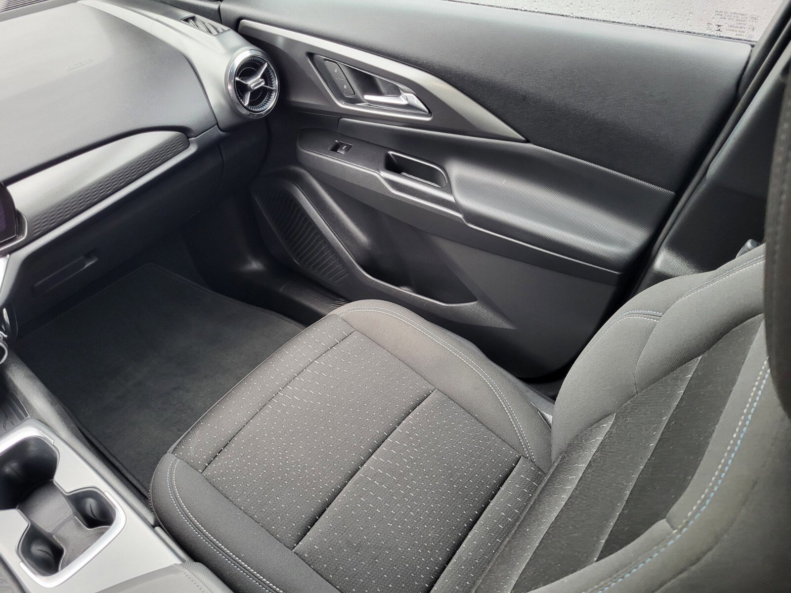 Used 2025 Chevrolet Equinox EV LT image 16