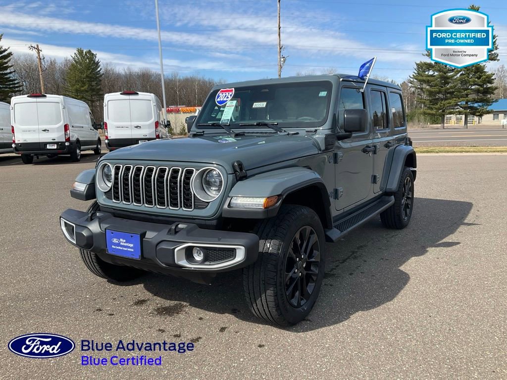 Used 2025 Jeep Wrangler Unlimited Sahara AWD/4WD image 27