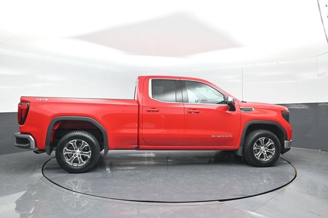 Used 2023 GMC Sierra 1500 SLE AWD/4WD image 3