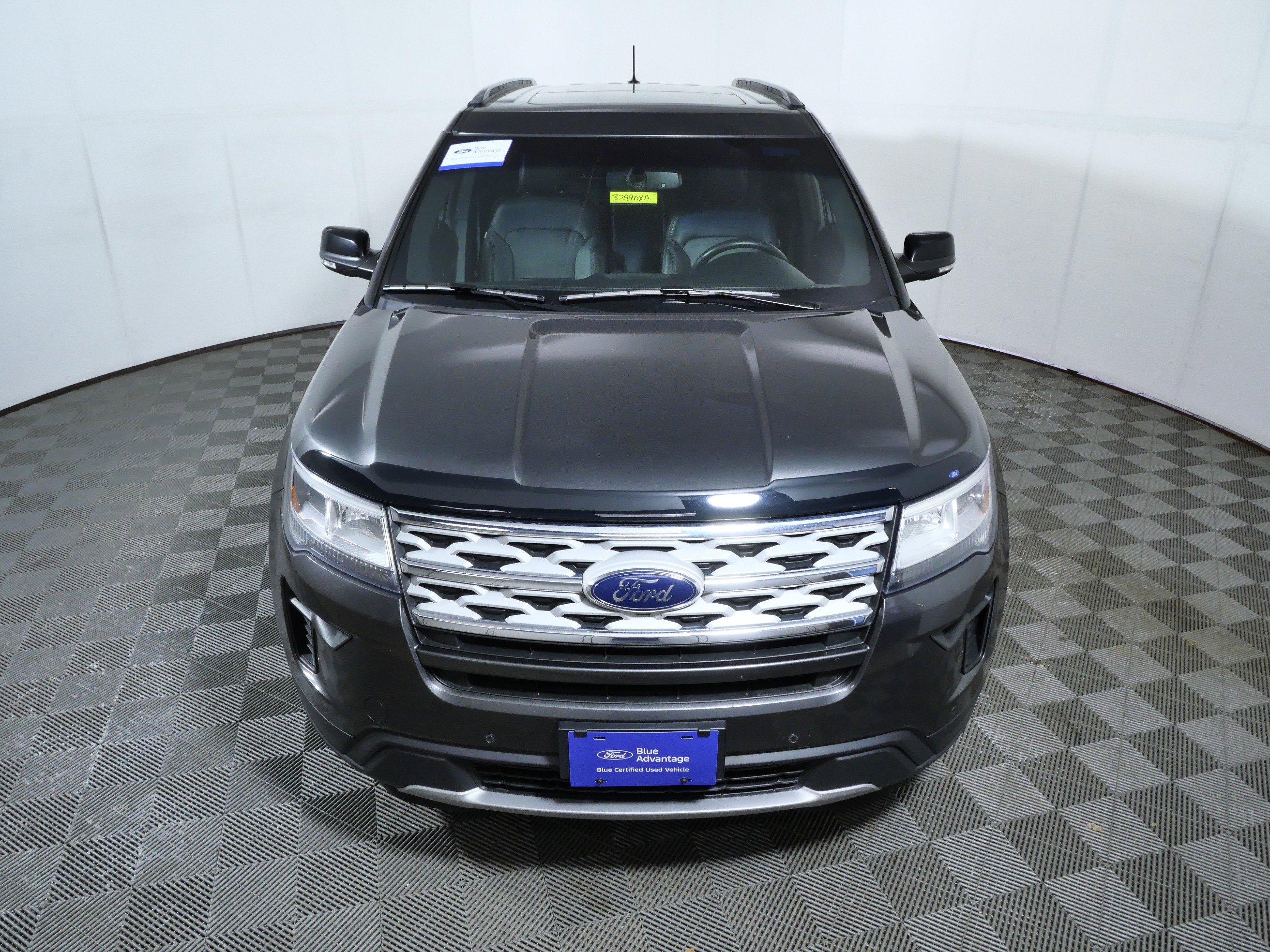 Certified 2018 Ford Explorer XLT w/ Equipment Group 202A AWD/4WD image 3
