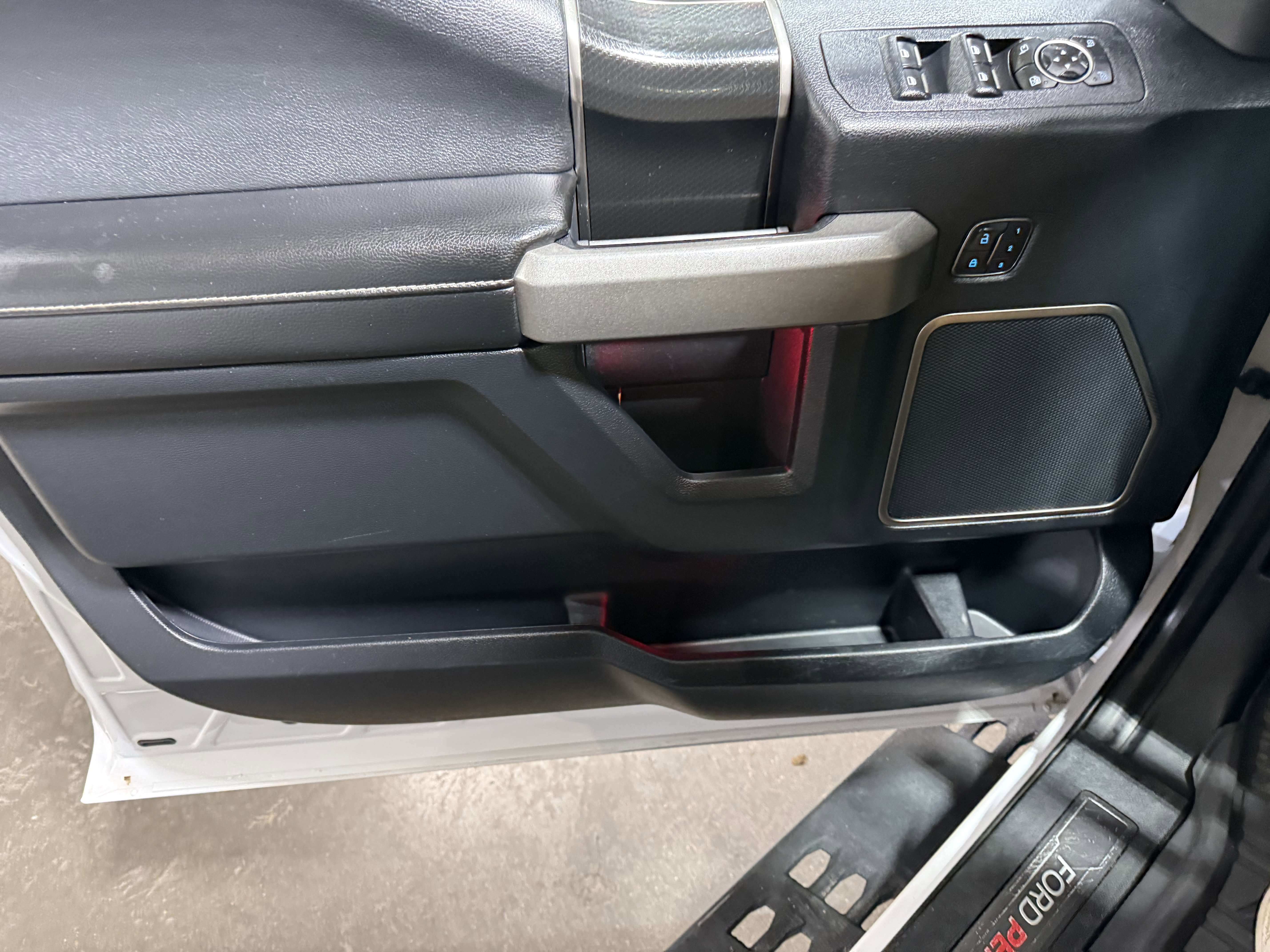 Certified 2017 Ford F150 Raptor w/ Equipment Group 802A Luxury image 18