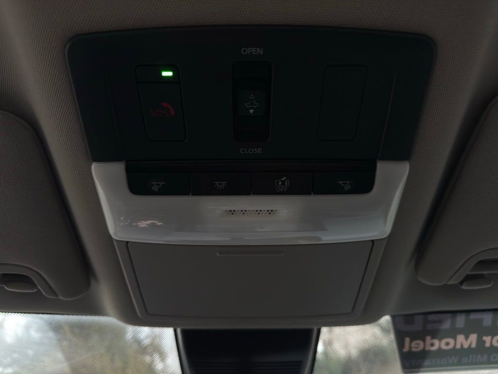 Used 2023 Nissan Altima 2.5 SR w/ SR Premium Package image 13