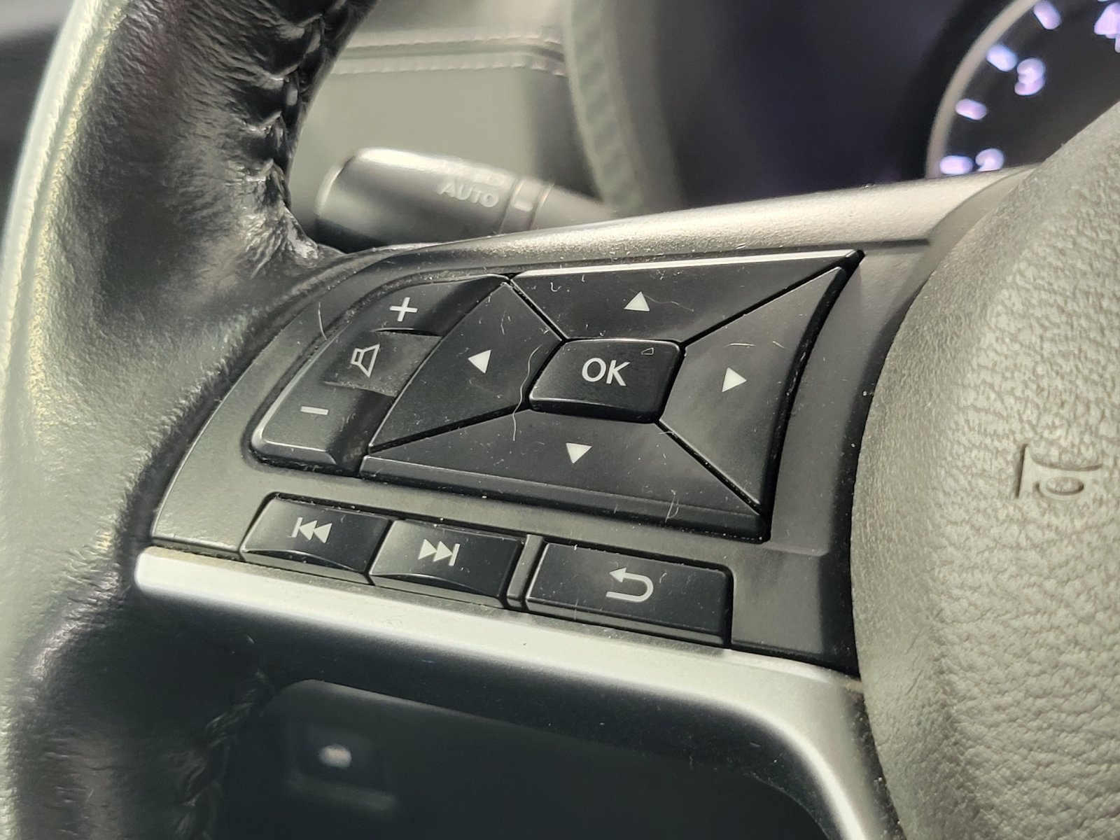 Used 2022 Nissan Sentra SV FWD image 15