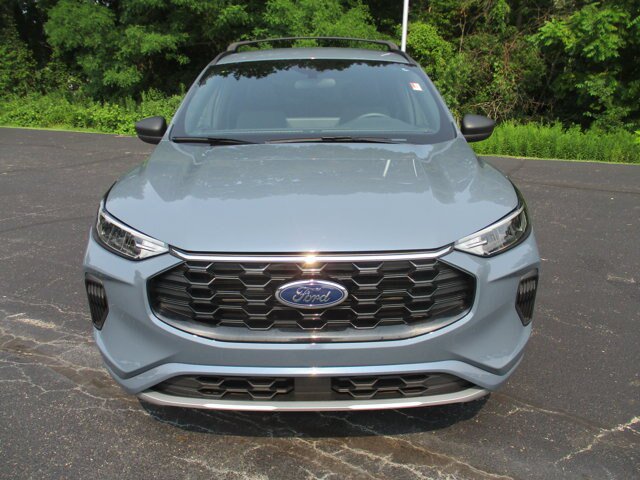 Certified 2024 Ford Escape ST-Line w/ Tech Pack #1 AWD/4WD image 5