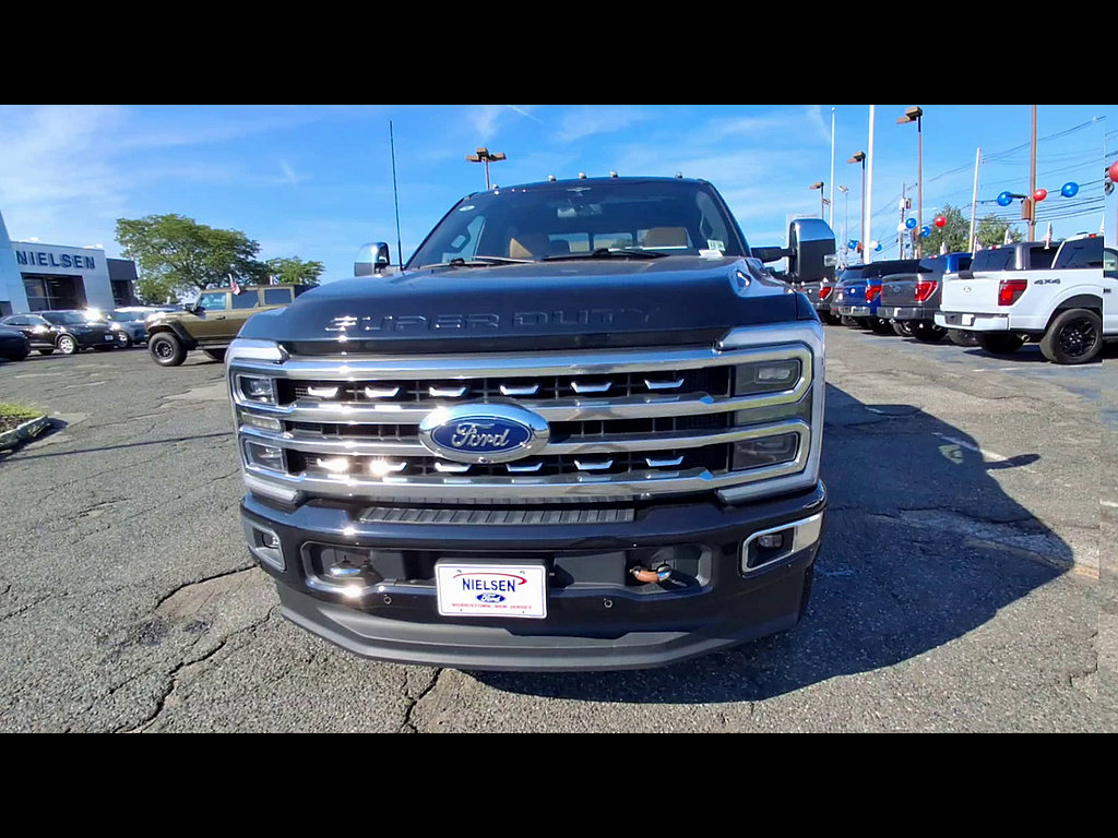 Certified 2023 Ford F350 Platinum w/ FX4 Off-Road Package AWD/4WD image 3