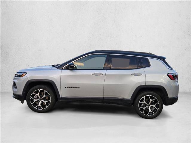 Used 2025 Jeep Compass Limited AWD/4WD image 9