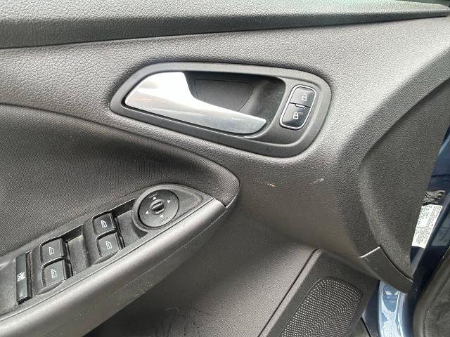 Certified 2018 Ford Focus SEL w/ Cold Weather Package FWD image 7