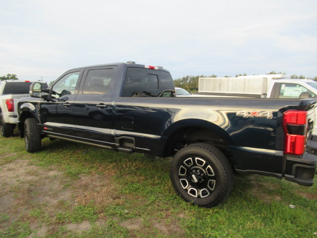 Certified 2025 Ford F250 Platinum AWD/4WD image 3