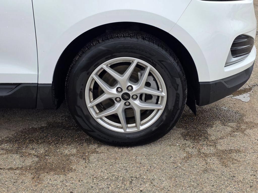 Certified 2024 Ford Edge SEL AWD/4WD image 12