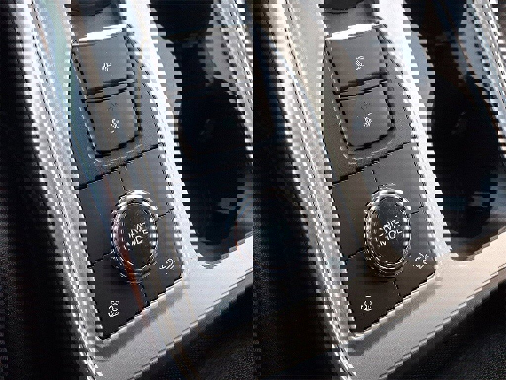 Certified 2023 Ford Explorer XLT w/ Equipment Group 202A image 27